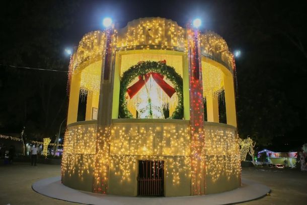 Andradas abre oficialmente o Natal 2025 com o tema “Reino das Borboletas do Papai Noel”