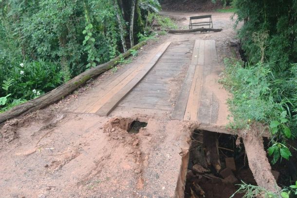 Chuvas causam danos em estradas rurais de Andradas