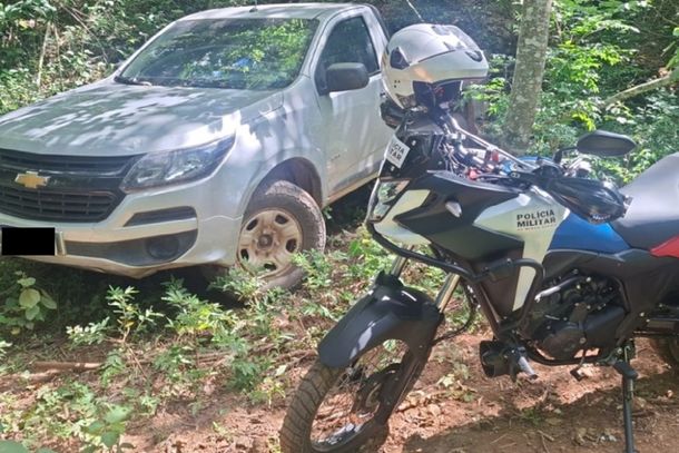PM recupera caminhonete furtada na zona rural de Andradas