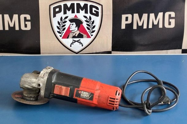 Homem é preso após furtar lixadeira em oficina de Andradas