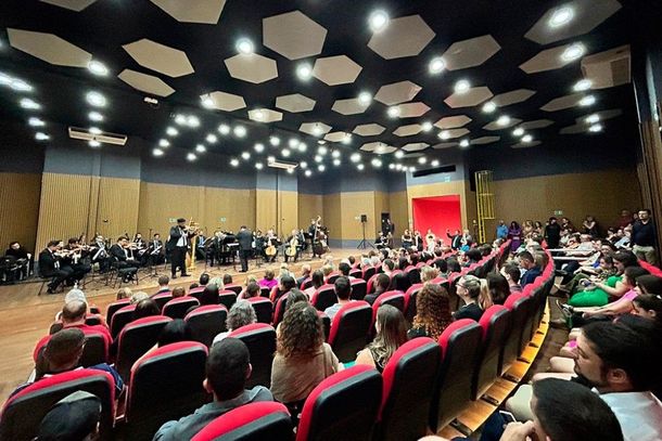 Teatro Municipal Stivanin Giuseppe registra 99 eventos em 2025