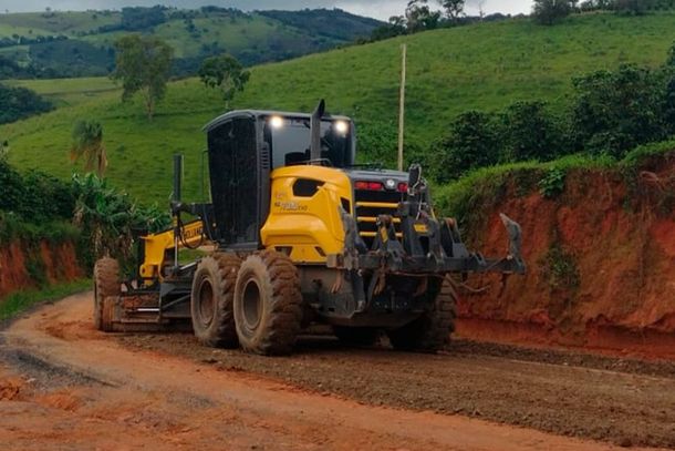 Chuvas intensas mobilizam equipes para reparos em estradas em Andradas