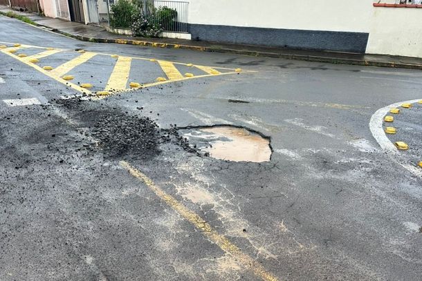 Chuvas provocam aumento de buracos em ruas de Andradas