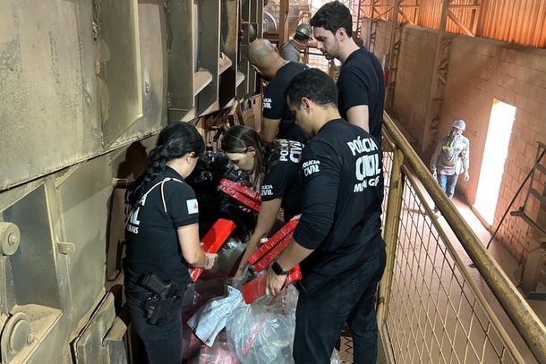 Polícia Civil incinera mais de 220 kg de drogas na região