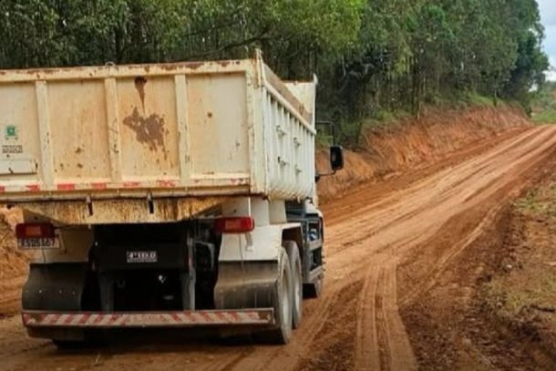 Chuvas afetam estradas rurais em Andradas