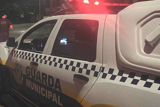 Homem é preso após tentar invadir casa da ex no Jardim América