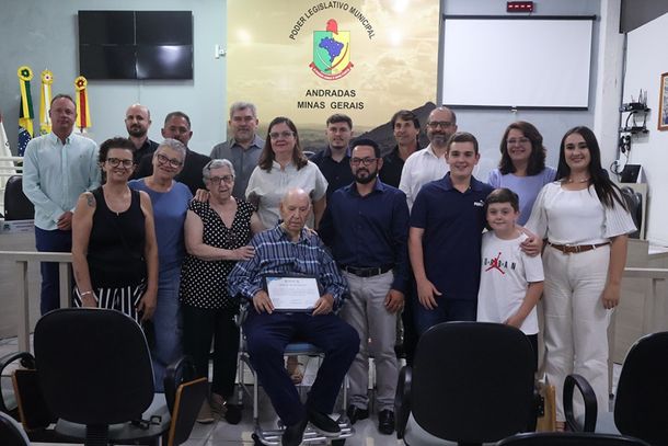 Mo&ccedil;&otilde;es de Aplausos marcaram a Sess&atilde;o