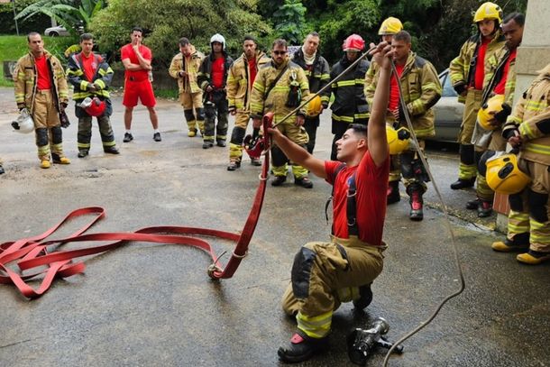Bombeiros participam de treinamento em Poços de Caldas