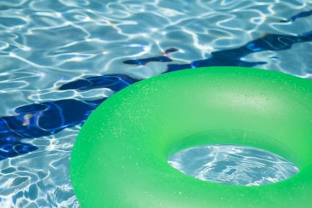Criança morre após afogamento em piscina no Sul de Minas