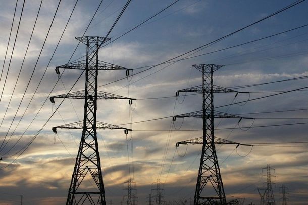 Manutenção da Cemig provoca interrupção de energia na zona rural