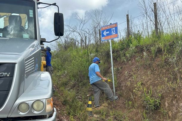 INB instala placas na Zona de Autossalvamento da barragem em Caldas