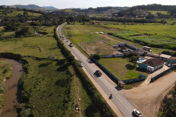 Movimento supera expectativa nas rodovias durante feriado de Tiradentes