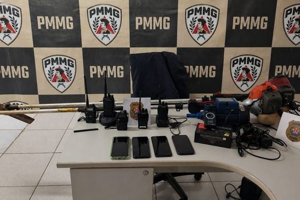 Operação apreende veículos adulterados na zona rural de Andradas