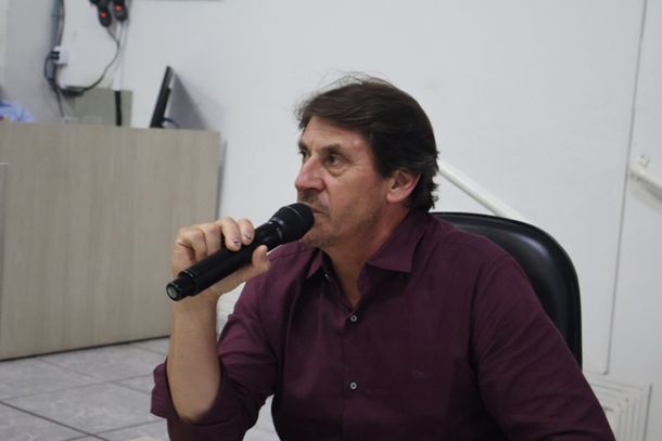 Vereador cobra explicações sobre pavimentação deteriorada