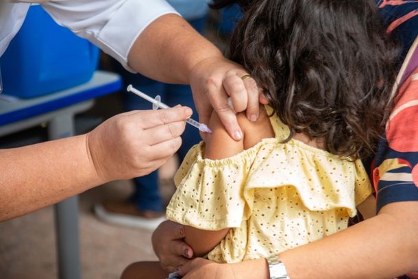 Dia D servir&aacute; para atualiza&ccedil;&atilde;o da caderneta vacinal