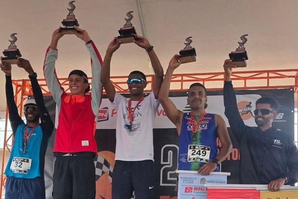 Jovem de 22 anos completou a prova com o tempo de 16:49.00