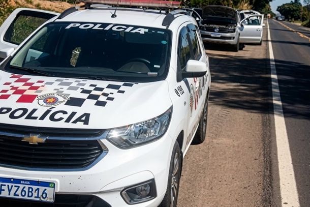 Ocorr&ecirc;ncia teve in&iacute;cio ap&oacute;s den&uacute;ncia de que o ve&iacute;culo estaria na SP-346