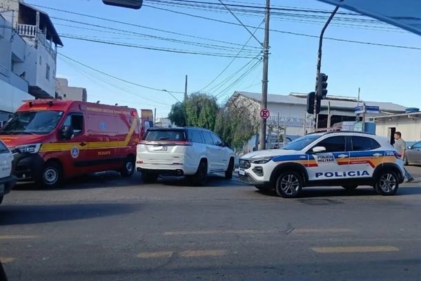 Motociclista foi levado para atendimento m&eacute;dico