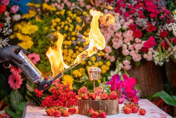 &Uacute;ltimo fim de semana da Festa de Flores e Morangos ter&aacute; samba, jazz e cosplay