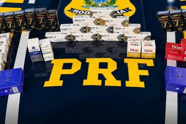 Casal &eacute; preso com medicamentos para emagrecer e anabolizantes na Fern&atilde;o Dias, em Atibaia