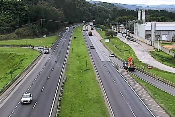 Motoristas enfrentam duas interdi&ccedil;&otilde;es em acessos da D. Pedro I, em Atibaia