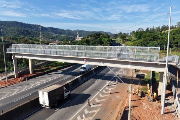 Fern&atilde;o Dias: passarela de pedestres &eacute; liberada em Vargem ap&oacute;s 65 dias de obras