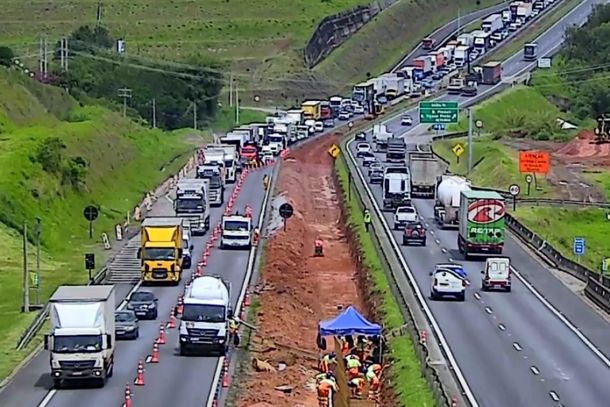 Rodovia D. Pedro I tem lentid&atilde;o no trecho de Jarinu sentido Atibaia