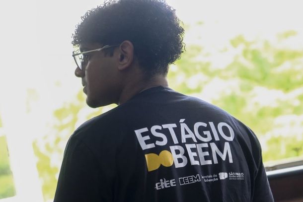 Os alunos monitores do BEEM atuam em apoio aos professores no componente de orienta&ccedil;&atilde;o de estudos de l&iacute;ngua portuguesa e matem&aacute;tica