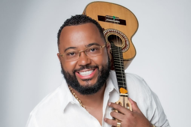 O cantor Dudu Nobre