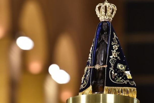 Festa de Nossa Senhora Aparecida re&uacute;ne fi&eacute;is com programa&ccedil;&atilde;o especial