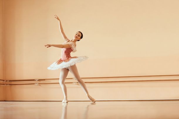 Aulas de ballet oferecidas pelo CRAS atendem crian&ccedil;as desde os 3 anos e buscam estimular coordena&ccedil;&atilde;o, disciplina e express&atilde;o art&iacute;stica.