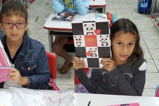 Prefeitura realiza entrega de material escolar para estudantes da rede municipal com recursos do pr&oacute;prio munic&iacute;pio.