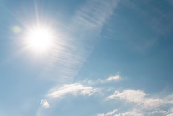 Clima deve variar entre per&iacute;odos de sol e pancadas de chuva no munic&iacute;pio.
