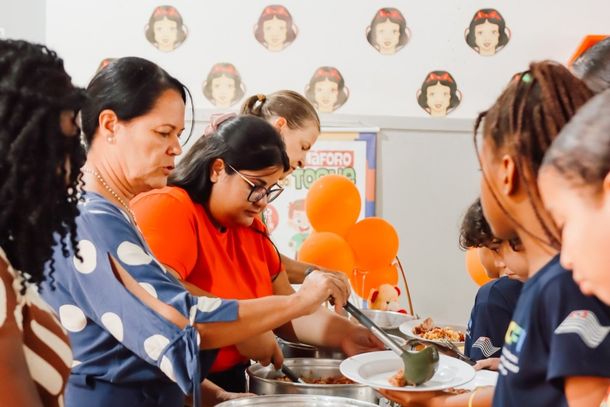 Evento contou com card&aacute;pio especial e entrega de ovos de P&aacute;scoa.