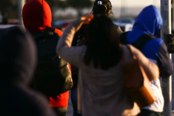 Defesa Civil orienta aten&ccedil;&atilde;o redobrada, pois h&aacute; risco de transtornos, como alagamentos, deslizamentos e quedas de &aacute;rvores