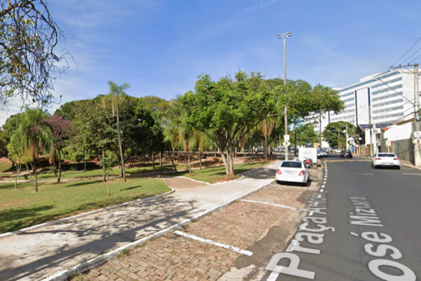 Pra&ccedil;a Ant&ocirc;nio Jos&eacute; Miziara
