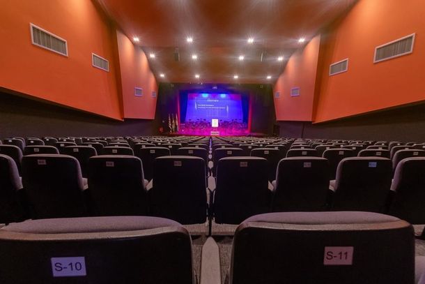 Evento celebra o Dia do Circo com show de variedades e classifica&ccedil;&atilde;o livre no Teatro Municipal