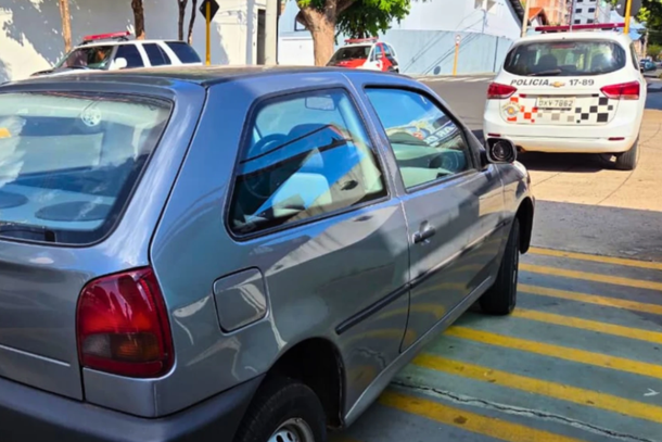 Carro produto de furto foi localizado em patrulhamento e devolvido ao dono