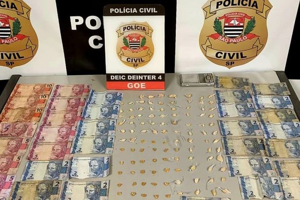 A&ccedil;&atilde;o da GOE/DEIC apreendeu 103 por&ccedil;&otilde;es de crack, dinheiro e balan&ccedil;a