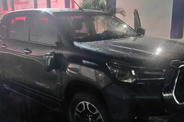 Caminhonete foi recuperada e devolvida ao respons&aacute;vel ap&oacute;s a&ccedil;&atilde;o com cerco policial