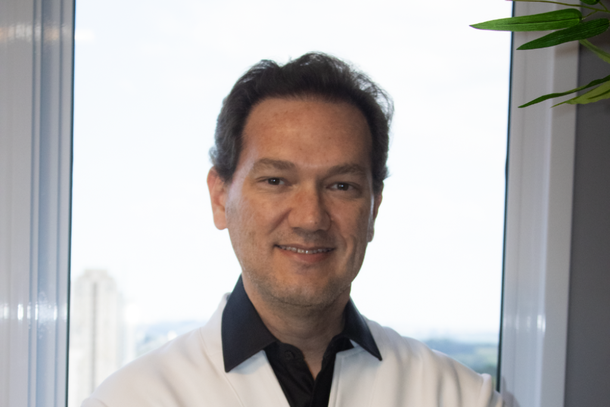 Dr. Lucas Kawasaki  