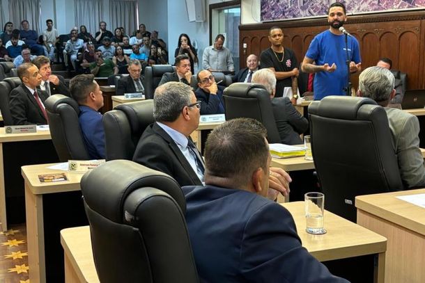 Representantes do setor de adegas apresentaram aos vereadores abaixo-assinado reivindicando, entre outros pontos, prorroga&ccedil;&atilde;o do in&iacute;cio da vig&ecirc;ncia da lei que regulamenta a atividade em Bauru