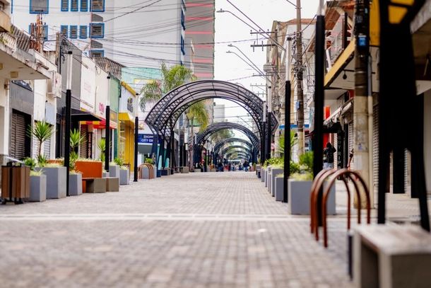 Prefeitura de Bauru reinaugura o Cal&ccedil;ad&atilde;o ap&oacute;s obras de revitaliza&ccedil;&atilde;o e moderniza&ccedil;&atilde;o