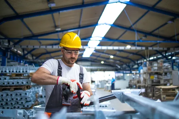 Alimentador de linha de produ&ccedil;&atilde;o &eacute; uma das ocupa&ccedil;&otilde;es com mais vagas
