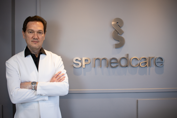 Dr. Lucas Kawasaki   