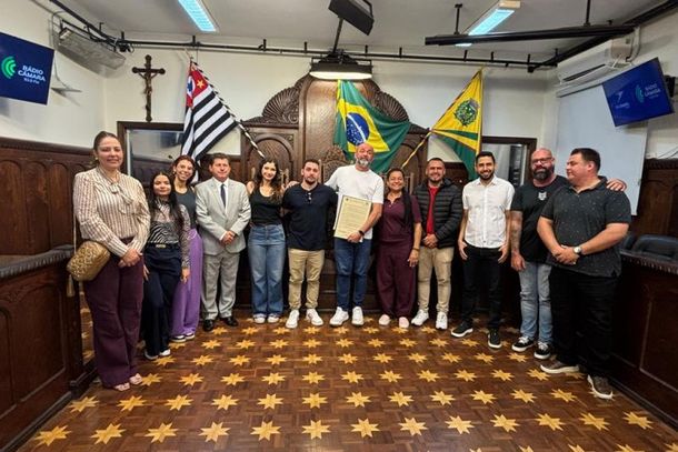 Paulo Cezar Pereira de Souza recebe t&iacute;tulo da C&acirc;mara
