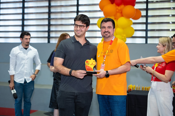 Para editor-chefe do Portal da Cidade Bauru, Henrique Sim&atilde;o, a homenagem &eacute; um reconhecimento da parceria com uma institui&ccedil;&atilde;o que faz parte da hist&oacute;ria da cidade e o compromisso do ve&iacute;culo com a divulga&ccedil;&atilde;o de iniciativas de impacto social na comunidade.