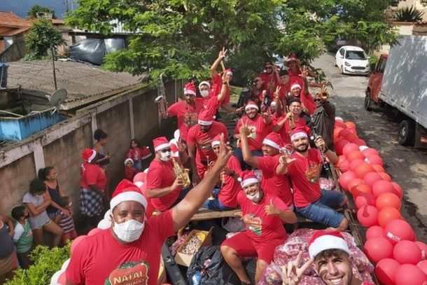 Caminh&atilde;o do Papai Noel da Fam&iacute;lia Bibiano & Amigos teve in&iacute;cio em 1965