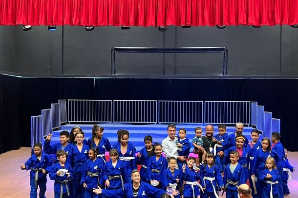 Entrega foi realizada em cerim&ocirc;nia no Teatro Municipal