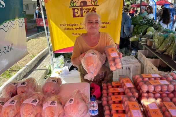 Elza Alves da Silva comercializa seus produtos em feiras de BH